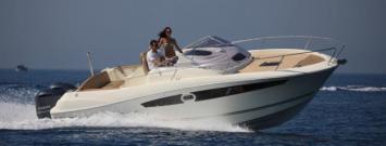 Yachtcharter Cap Camarat 8.5 WA Seitenansicht