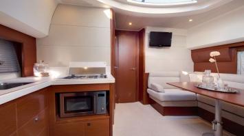 Yachtcharter Prestige 390 S (2Cab/1WC) Salon/Pantry