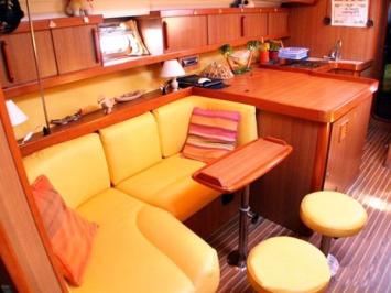 Yachtcharter Dufour 48 Prestige (5Cab/3WC) Salon