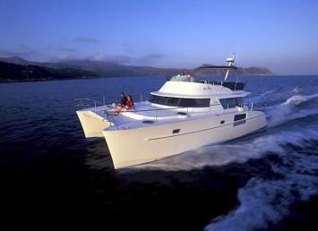 Yachtcharter Cumberland 46 (4+2Cab/4WC) Seitenansicht