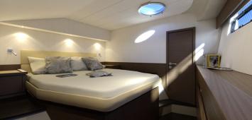 Yachtcharter Summerland 40 (3Cab/2WC) Kabine