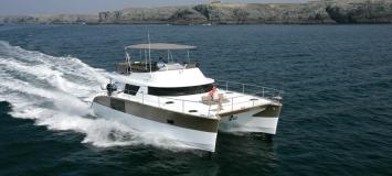 Yachtcharter Cumberland 47 (3+2Cab/4WC) Seite Bug