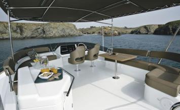 Yachtcharter Cumberland 47 LC  Deck