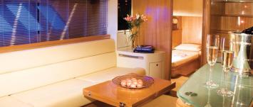 Yachtcharter Numarine 55 Sport (3+1Cab/2WC) Salon