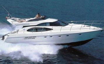 Yachtcharter Raffaelli Maestrale 52 3 Cab Top