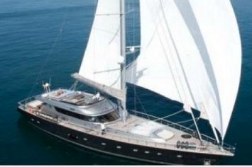 Yachtcharter Silver K Seite Deck