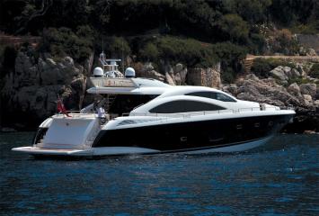 Yachtcharter Sunseeker Predator 84 Heck