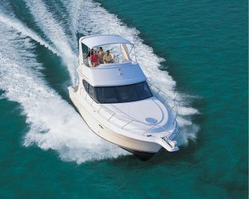 Yachtcharter Silverton 36 Convertible (2Cab/1WC) Seite Bug