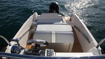 Yachtcharter Salpa 20 GT Cockpit