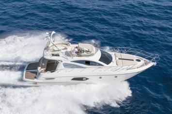 Yachtcharter Cranchi 43 Atlantique (2Cab/2WC) Seitenansicht