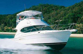 Yachtcharter Riviera 33 Open Fly Bug Seite