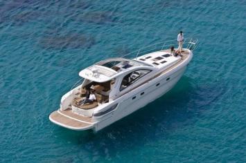 Yachtcharter Bavaria sport 43 HT 3cab top