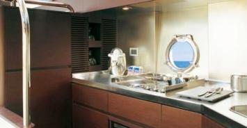 Yachtcharter Azimut 43 (2Cab/2WC) Pantry