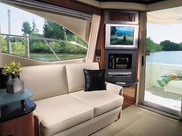 Yachtcharter Sea Ray 44 Sedan Bridge Salon