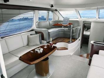 Yachtcharter Sea Ray 44 Sedan Bridge Salon