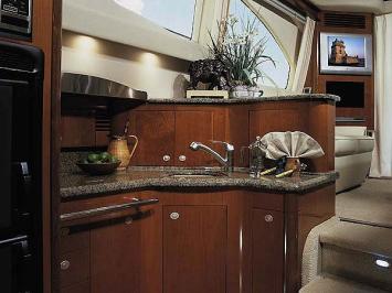 Yachtcharter Sea Ray 44 Sedan Bridge Pantry