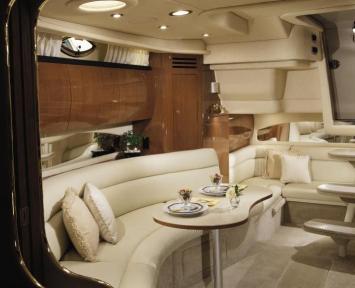 Yachtcharter Sea Ray 395 Sundancer Salon