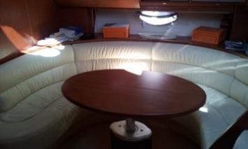 Yachtcharter Gobbi 425 SC (2Cab/2WC) Salon