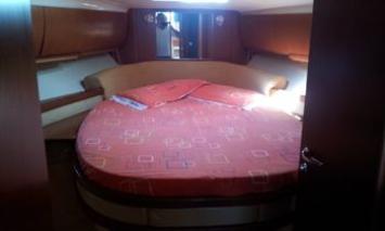 Yachtcharter Gobbi 425 SC (2Cab/2WC) Kabine