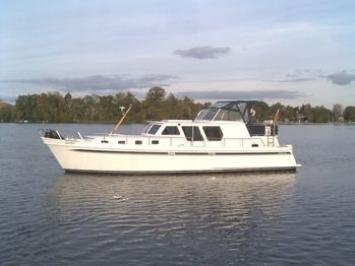 Yachtcharter Babro 1340 Spezial (3Cab/2WC) Seitenansicht