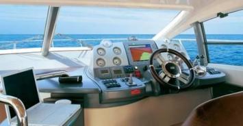 Yachtcharter Azimut S43 (2Cab/2WC)