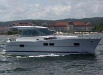 Yachtcharter Delphia Escape 1050 (3Cab/1WC) Seitenansicht