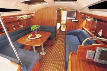 Yachtcharter Hunter 41 DS (3Cab/2WC) Salon