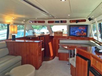 Yachtcharter Riviera 51 Open Flybridge