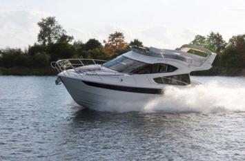 Yachtcharter Galeon 420 Flybridge (3Cab/2WC) Bug Seite