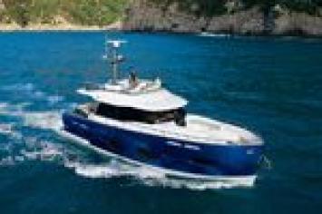 Yachtcharter Azimut Magellano 50 Seitenansicht