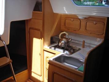 Yachtcharter Janmor Solina 800 Pantry