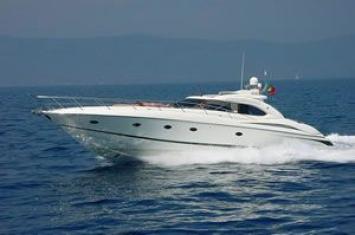 Yachtcharter Sunseeker Predator 58 Seitenansicht
