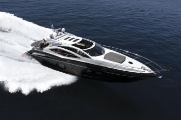 Yachtcharter Sunseeker Predator 64 Seitenansicht
