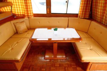 Yachtcharter Ocean Alexander 44 Salon 3 Cab 2 WC