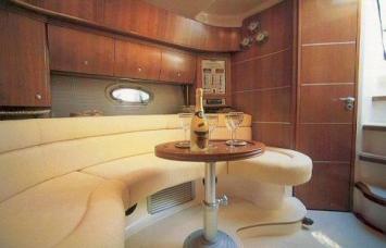 Yachtcharter Salpa laver 38.5 3Cab 1WC Salon2