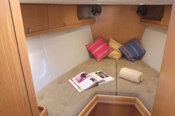 Yachtcharter Oyster 49 innen1