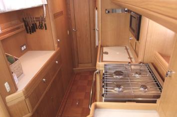 Yachtcharter Oyster 49 innen4