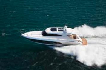 Yachtcharter Riviera 6000 Sport Yacht auÃen2