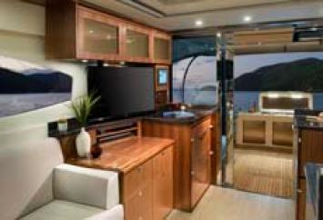Yachtcharter Riviera 6000 Sport Yacht innen5
