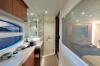 Yachtcharter Riviera 6000 Sport Yacht innen6