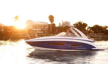 Yachtcharter Regal 32 Express auÃen2