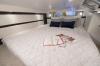 Yachtcharter Regal 32 Express innen1