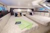 Yachtcharter Regal 32 Express innen2