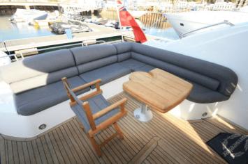 Yachtcharter Sunseeker Predator 62 auÃen2