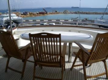 Yachtcharter Elegance 82 auÃen2