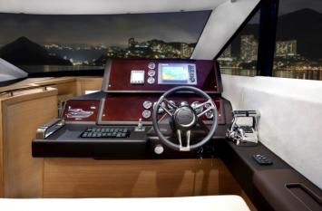 Yachtcharter galeon 420 Fly innen2