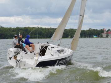 Yachtcharter focus 800 performance 2