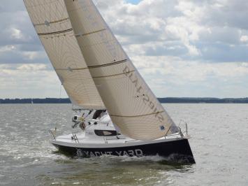 Yachtcharter focus 800 performance 4