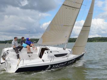 Yachtcharter focus 800 performance 5