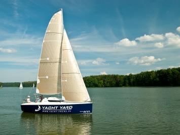 Yachtcharter focus 800 performance 6